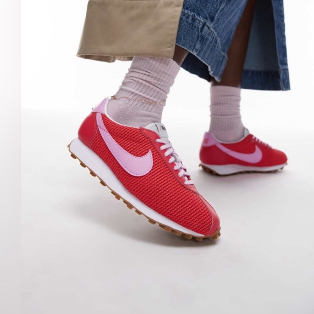 Nike - Picture 4 of 12